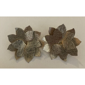 Vintage Tara Signed Gold tone Earrings Textured Flowers Clip on Back